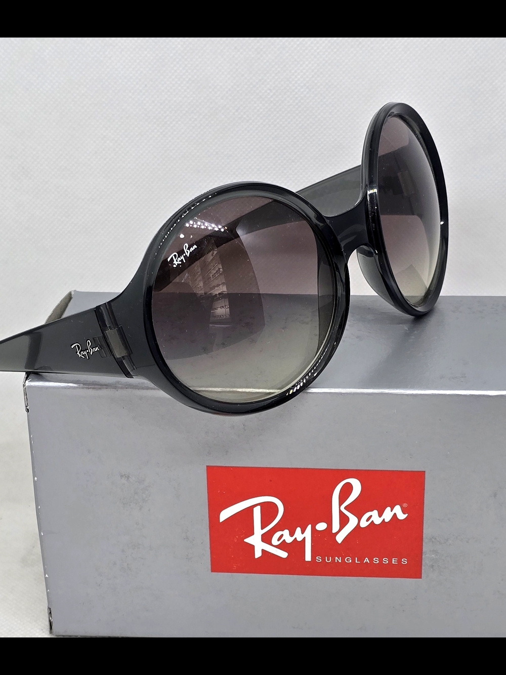 Ray-Ban Women's TRANSPERENT LIGHT GREEN Round Sunglasses with Gradient Lenses